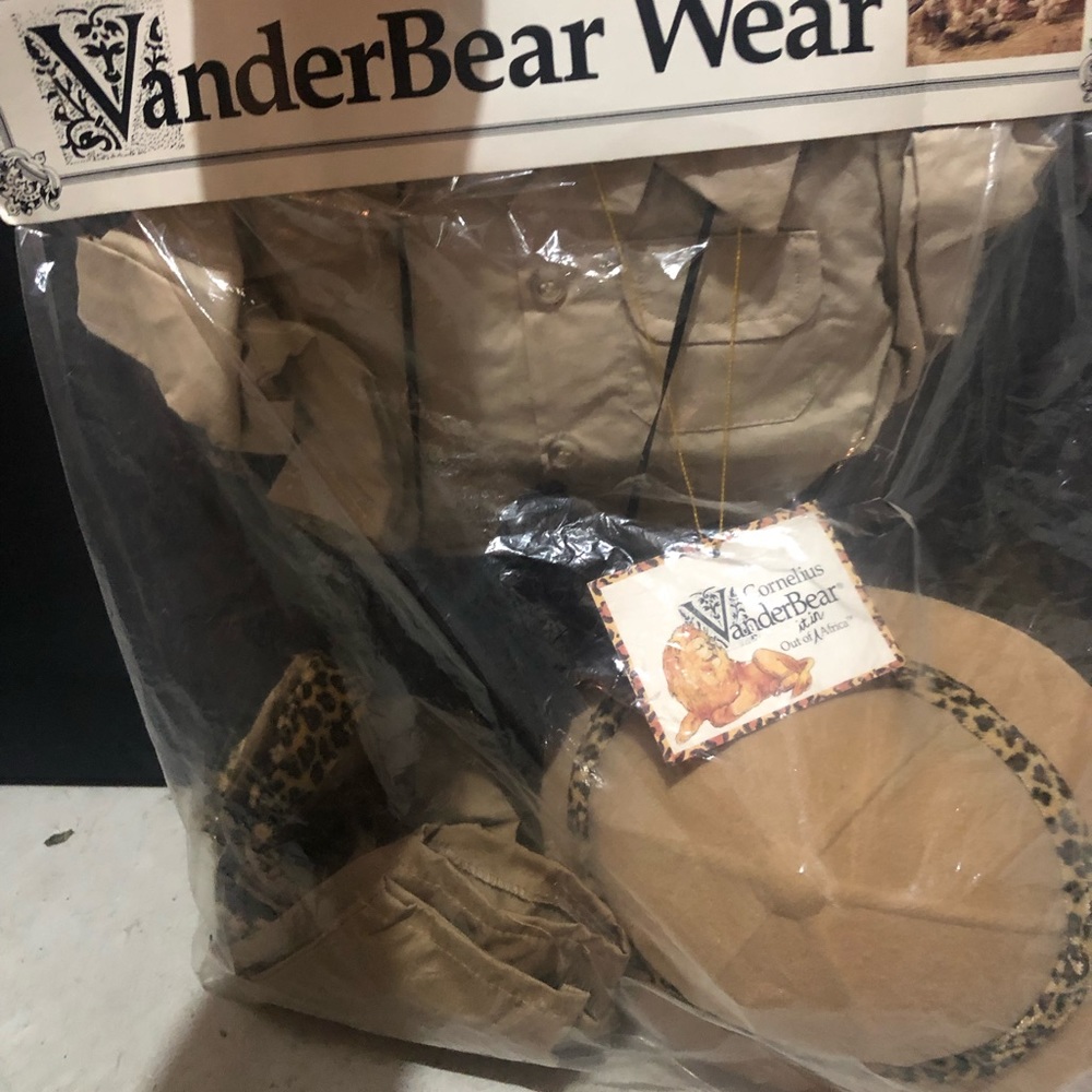 Muffy Vanderbear CORNELIUS Out of It In Africa Outfit